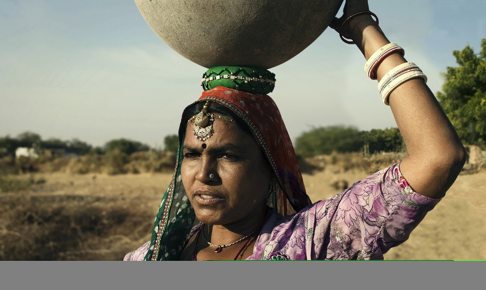 Ana Caroline De Lima-Life at the Thar desert - India 2016 -